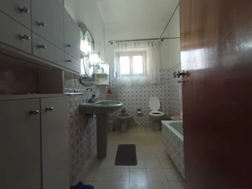 Moradia T9 para Venda em Marvila, Ribeira Santarém, São Salvador, São Nicolau