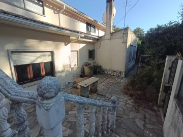 Moradia T9 para Venda em Marvila, Ribeira Santarém, São Salvador, São Nicolau