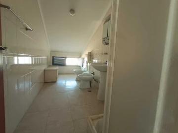 Moradia T9 para Venda em Marvila, Ribeira Santarém, São Salvador, São Nicolau