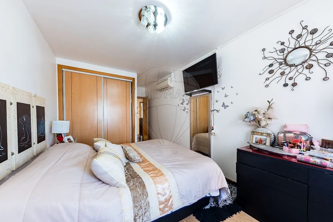 Apartamento T2 para Venda em Loures Foto 9