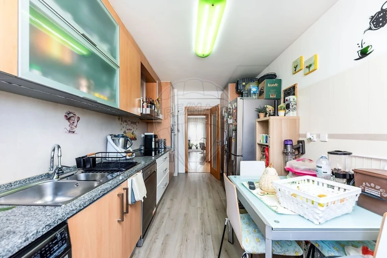 Apartamento T2 para Venda em Loures Foto 7