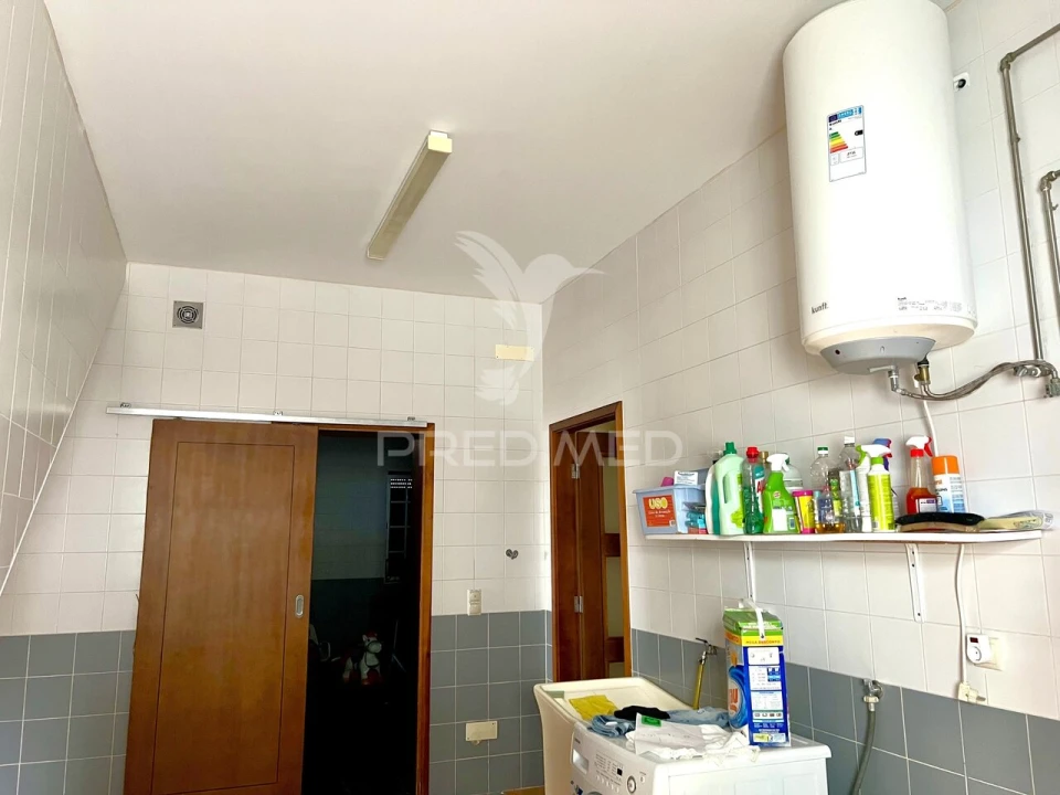 Moradia T6 para Venda em Posto Santo Foto 21