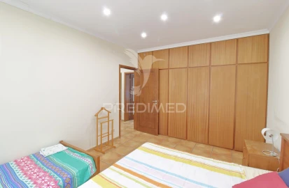 Moradia T6 para Venda em Posto Santo