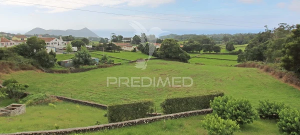 Moradia T6 para Venda em Posto Santo
