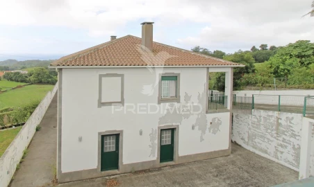 Moradia T6 para Venda em Posto Santo