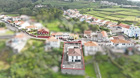Moradia T6 para Venda em Posto Santo