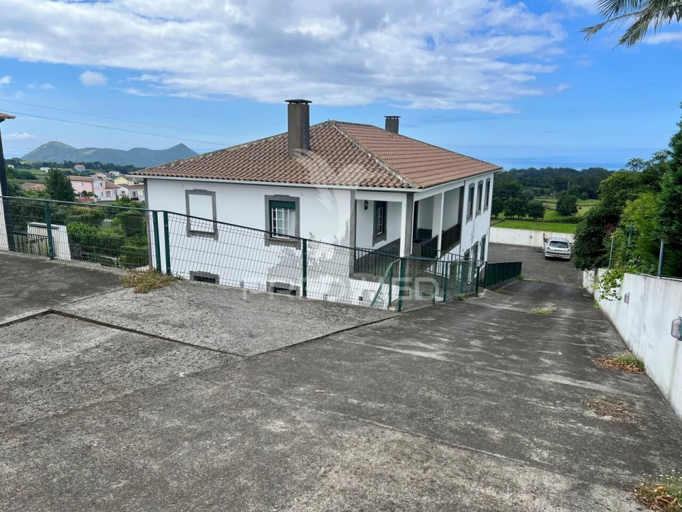 Moradia T6 para Venda em Posto Santo Foto 1
