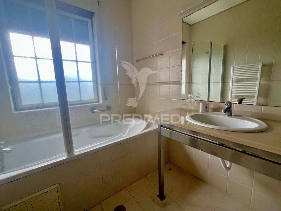 Moradia T6 para Venda em Posto Santo Foto 13