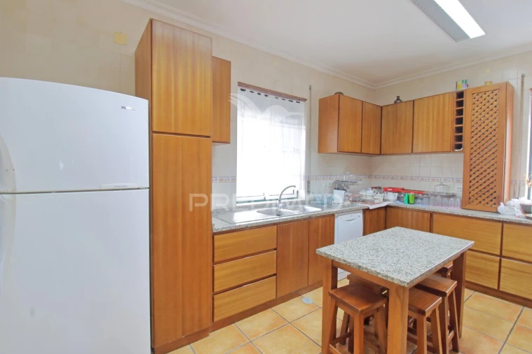 Moradia T6 para Venda em Posto Santo Foto 6