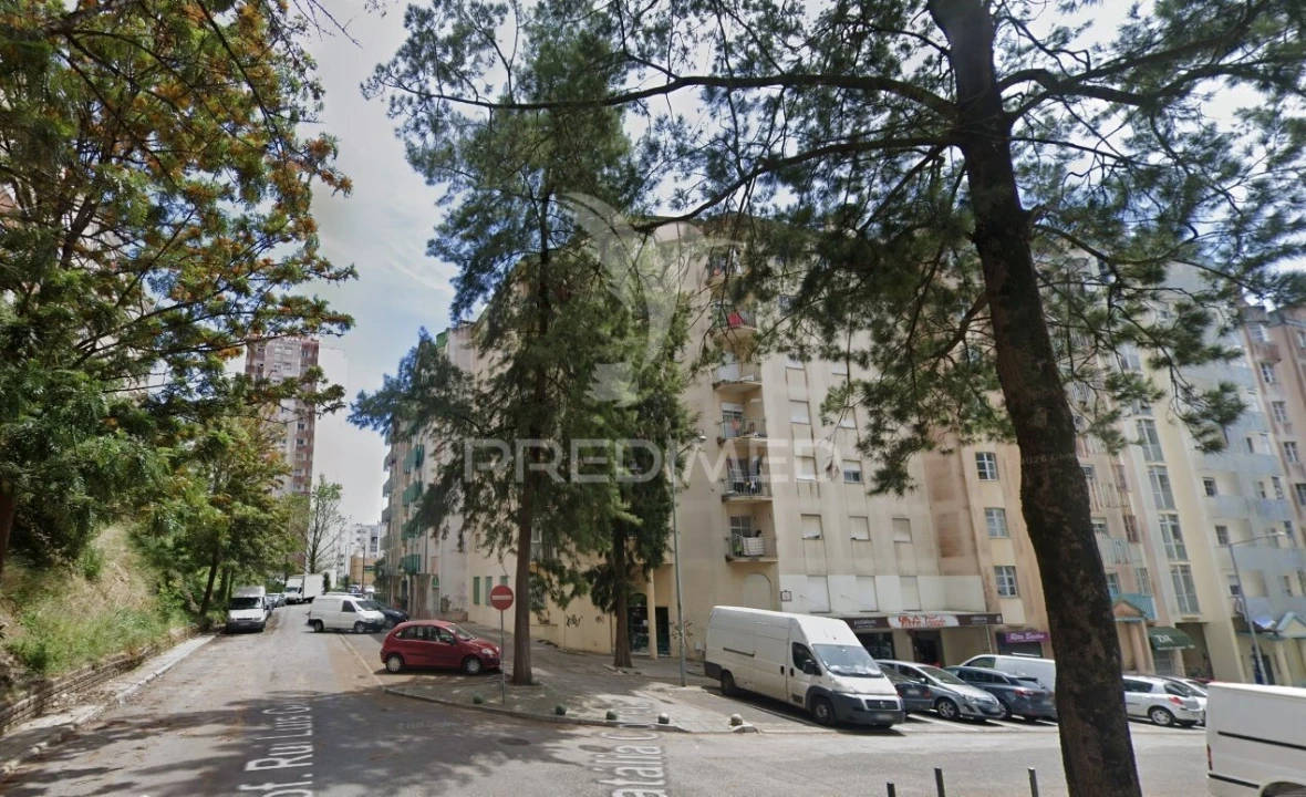 Apartamento T3 para Venda em Algueirão-Mem Martins Foto 18