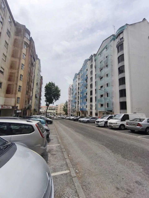 Apartamento T3 para Venda em Algueirão-Mem Martins