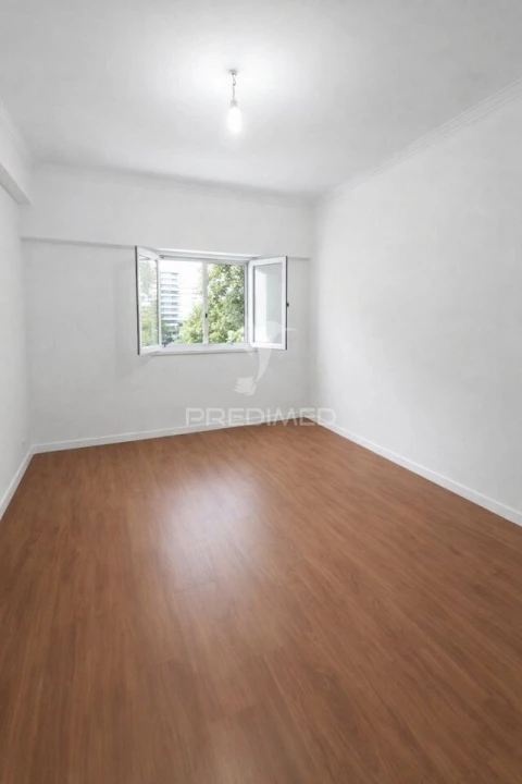 Apartamento T3 para Venda em Algueirão-Mem Martins