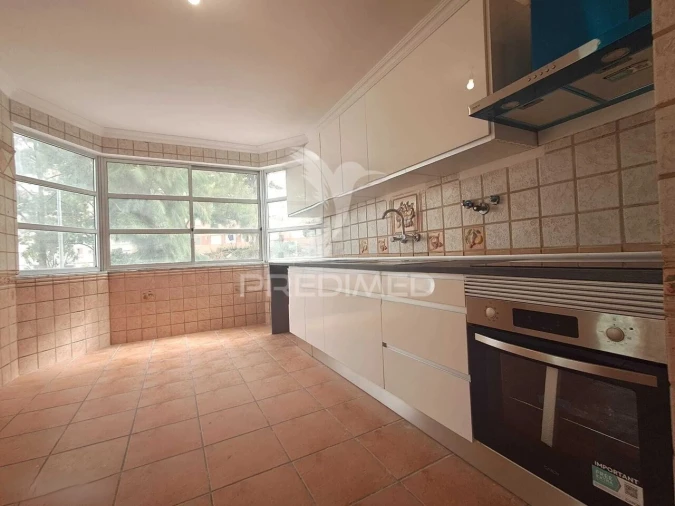 Apartamento T3 para Venda em Algueirão-Mem Martins Foto 4