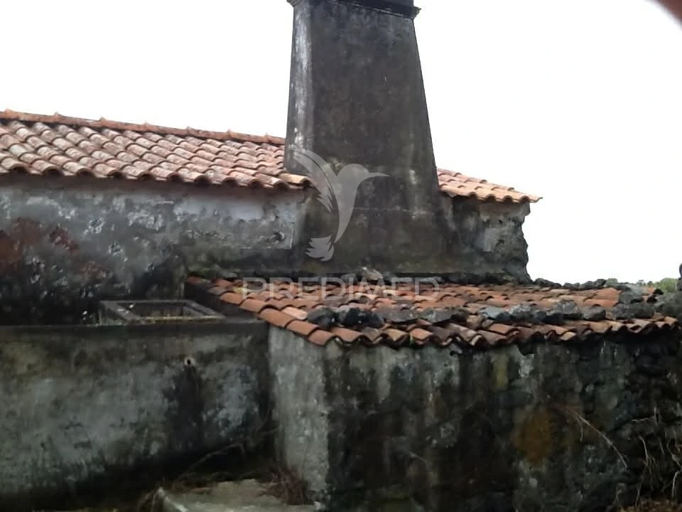Moradia T2 para Venda em Calheta de Nesquim Foto 10