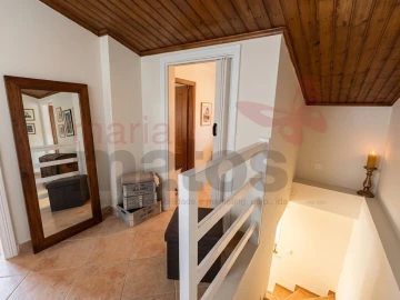 Moradia T3 para Arrendamento em Miragaia e Marteleira