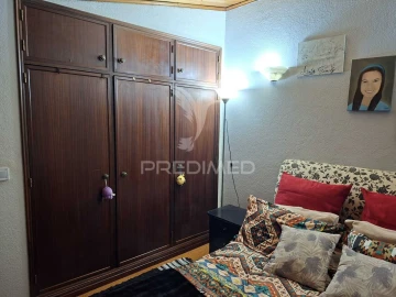 Quarto para Arrendamento em Sarilhos Grandes