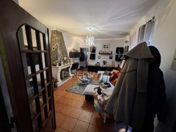 Quarto para Arrendamento em Sarilhos Grandes