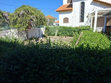 Quarto para Arrendamento em Sarilhos Grandes