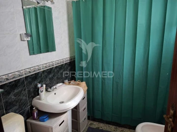 Quarto para Arrendamento em Sarilhos Grandes