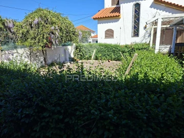 Quarto para Arrendamento em Sarilhos Grandes