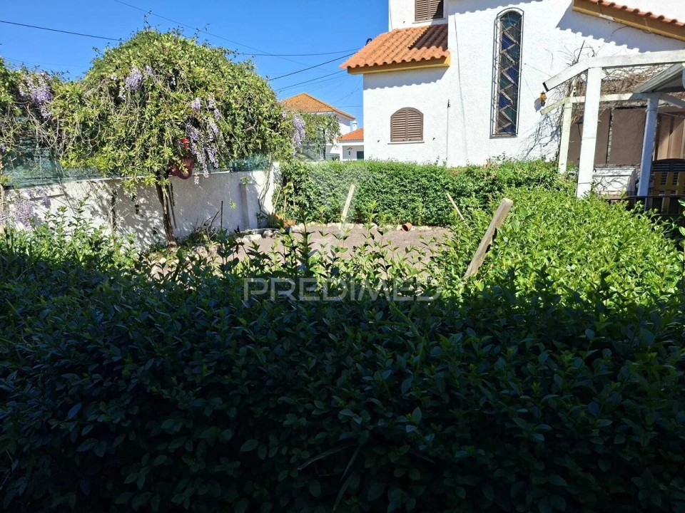 Quarto para Arrendamento em Sarilhos Grandes Foto 14