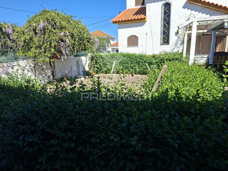 Quarto para Arrendamento em Sarilhos Grandes Foto 23