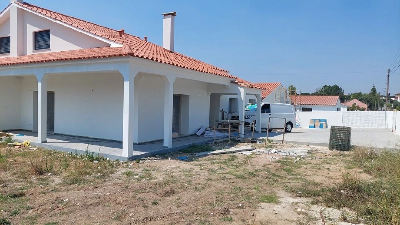 Moradia T3 para Venda em Marrazes e Barosa Foto 1
