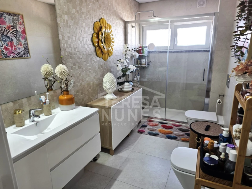 Moradia T4 para Venda em Quinta do Conde Foto 16