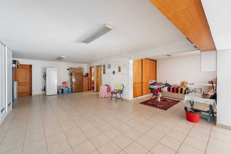 Moradia T3 para Venda em Lagos (São Sebastião e Santa Maria) Foto 46