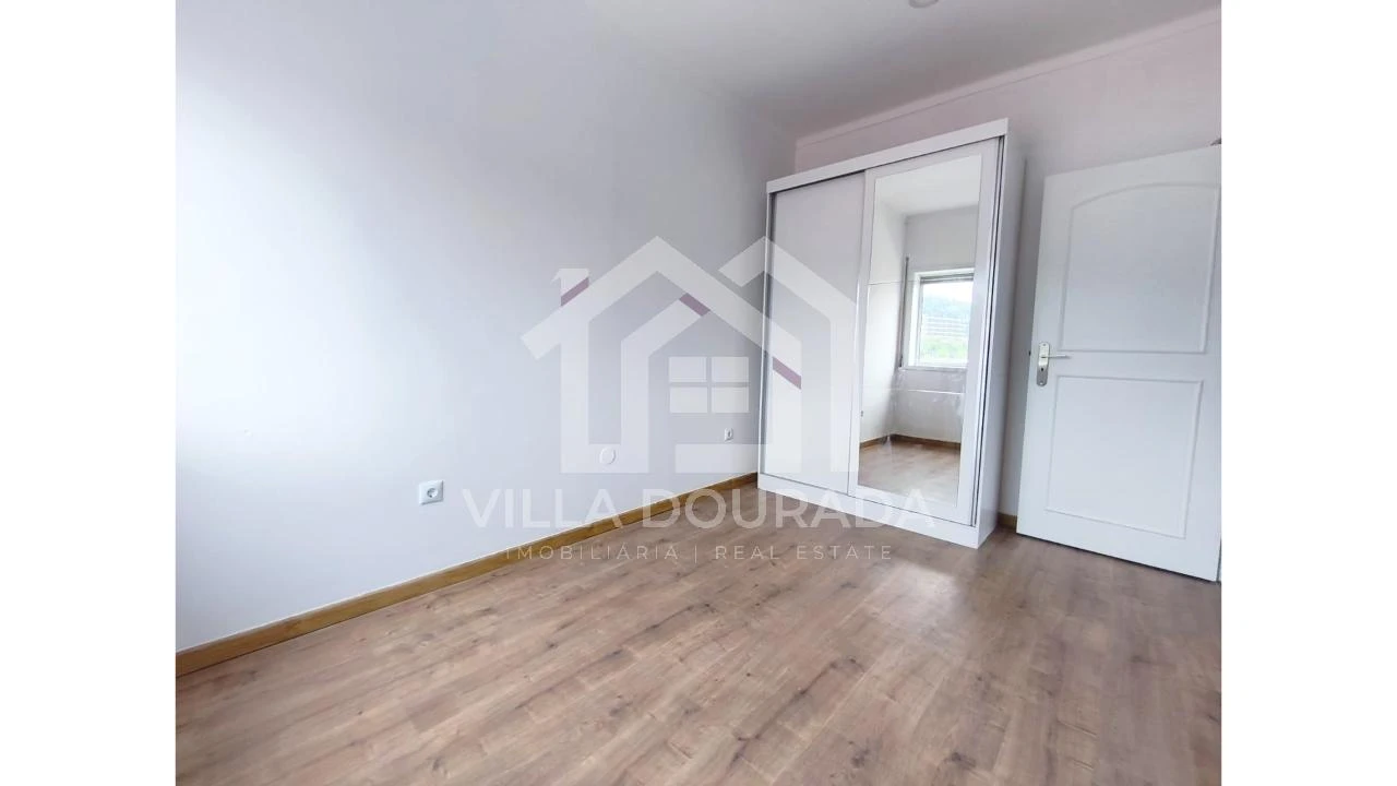 Apartamento T3 para Venda em Fânzeres e São Pedro da Cova Foto 11