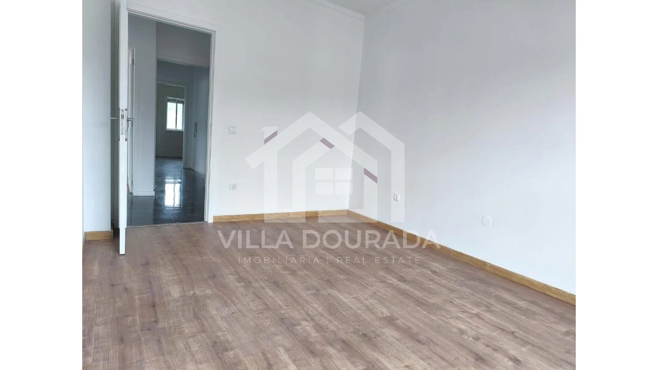 Apartamento T3 para Venda em Fânzeres e São Pedro da Cova Foto 14