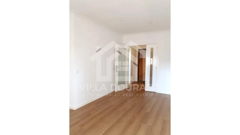 Apartamento T2 para Venda em Baguim do Monte (Rio Tinto)