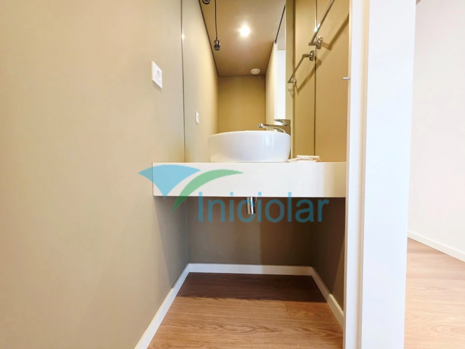 Apartamento T2 para Venda em Rio Tinto Foto 14