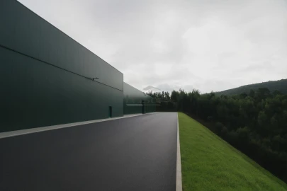 Armazém para Arrendamento em Raiva, Pedorido e Paraíso