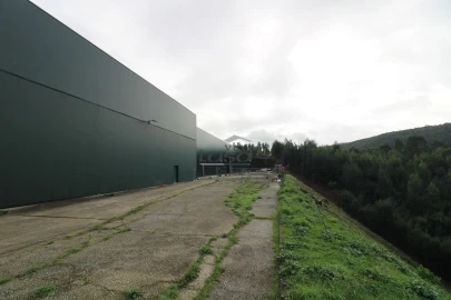 Armazém para Venda em Raiva, Pedorido e Paraíso