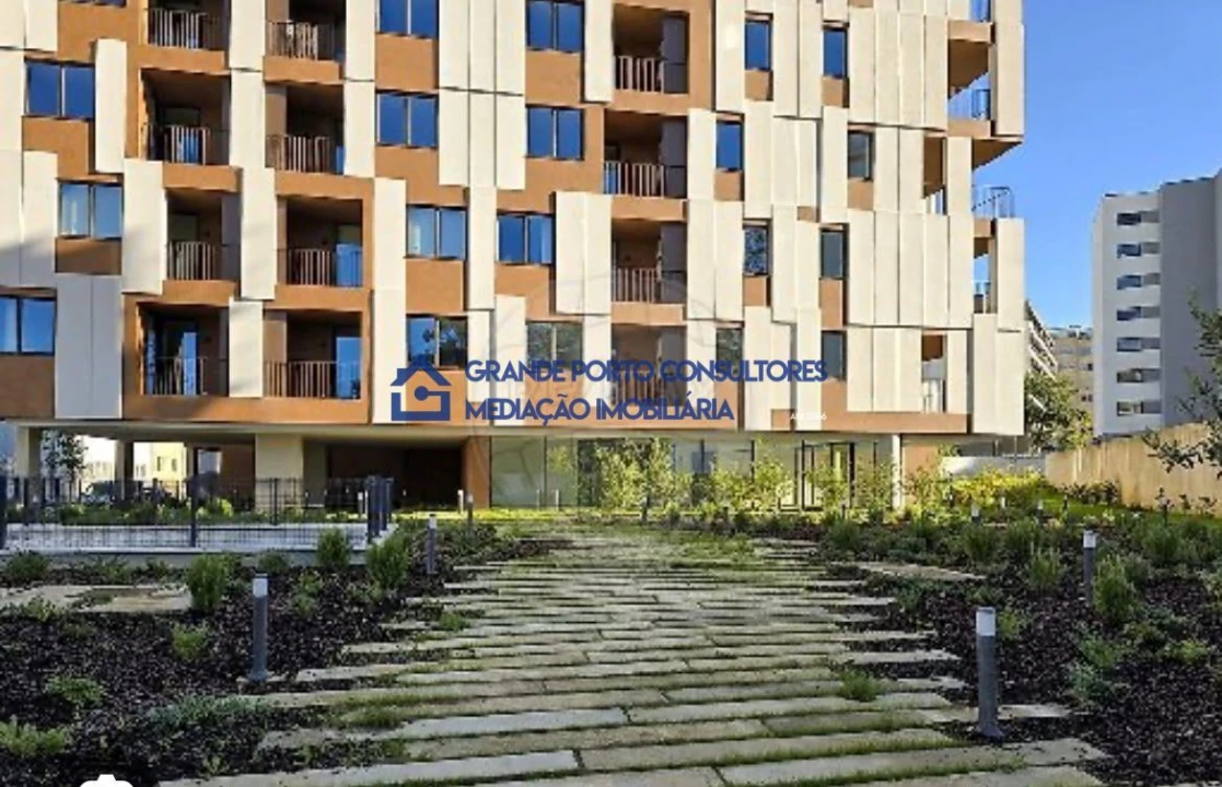 Apartamento T1 para Arrendamento em Paranhos Foto 3