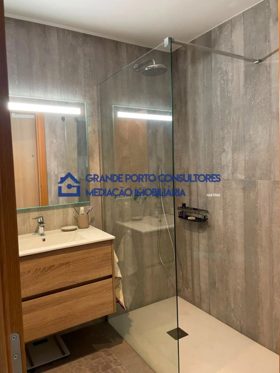 Apartamento T1 para Arrendamento em Paranhos Foto 2