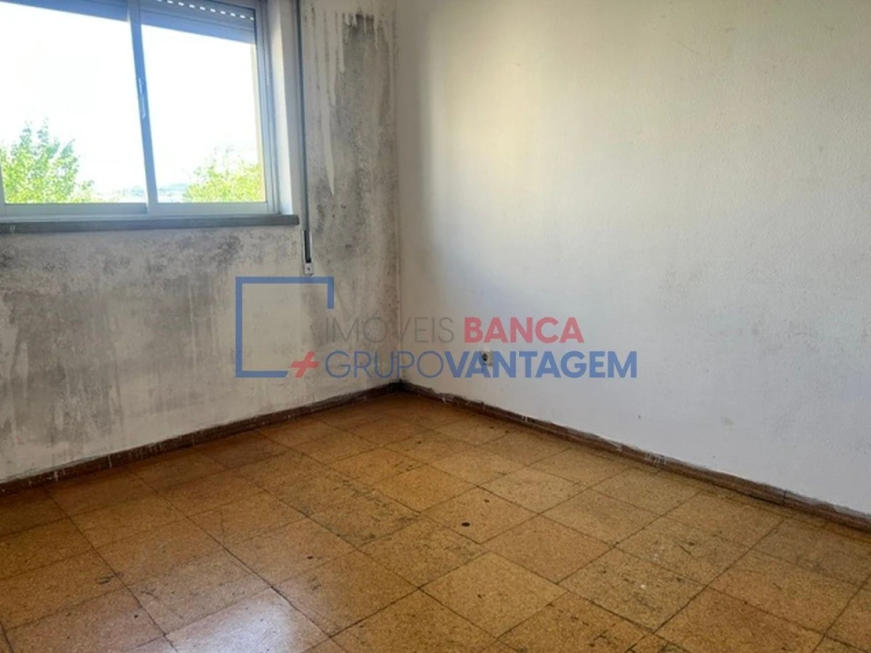 Apartamento T3 para Venda em Casal de Cambra Foto 13
