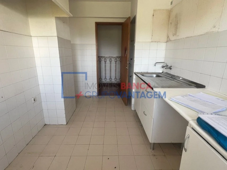 Apartamento T3 para Venda em Casal de Cambra Foto 18