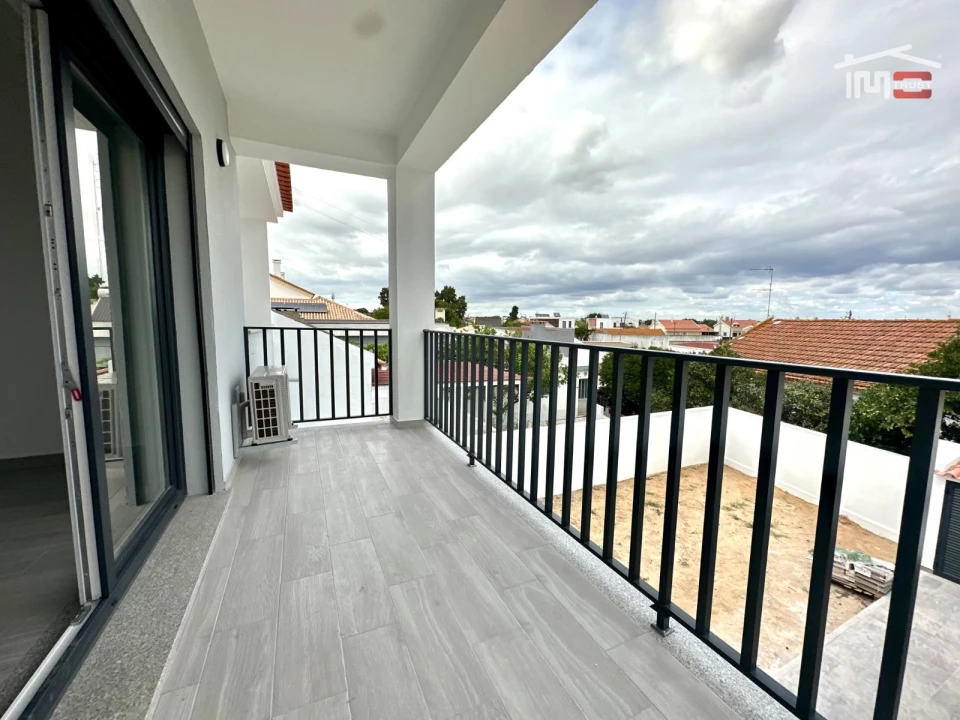 Moradia T4 para Venda em Atalaia e Alto Estanqueiro-Jardia Foto 23