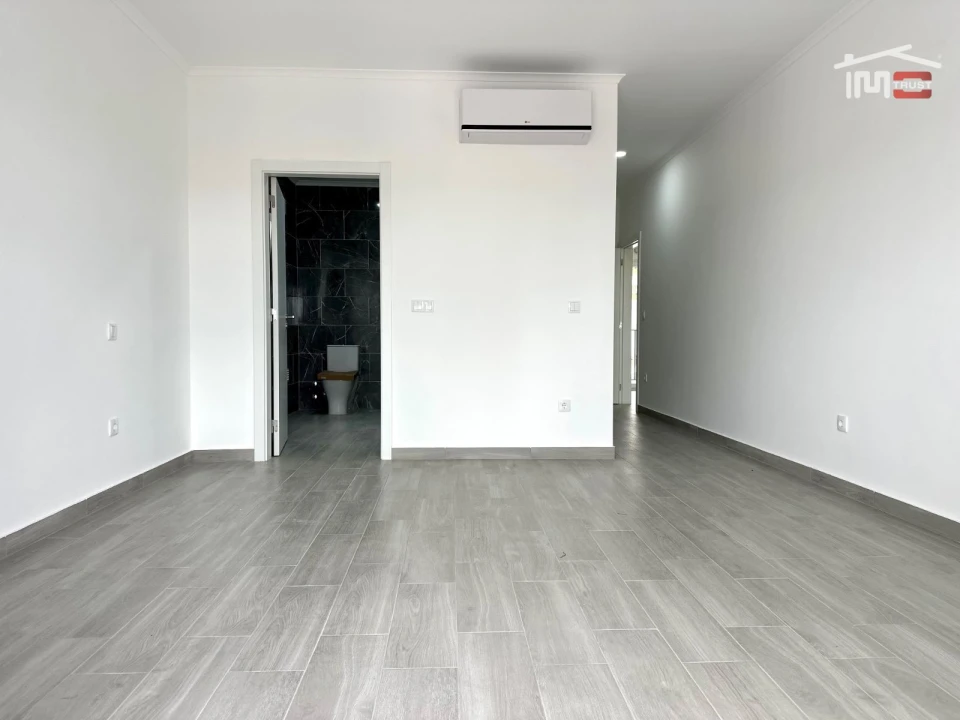 Moradia T4 para Venda em Atalaia e Alto Estanqueiro-Jardia Foto 14