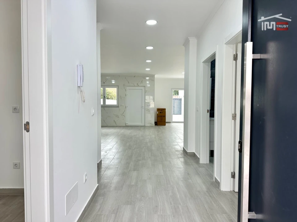 Moradia T4 para Venda em Atalaia e Alto Estanqueiro-Jardia Foto 11