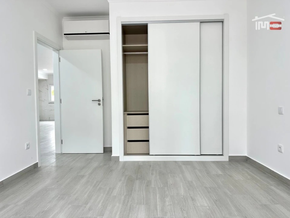 Moradia T4 para Venda em Atalaia e Alto Estanqueiro-Jardia Foto 30