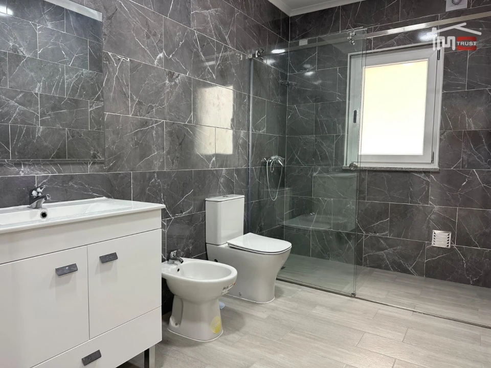 Moradia T4 para Venda em Atalaia e Alto Estanqueiro-Jardia Foto 29
