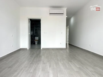 Moradia T4 para Venda em Atalaia e Alto Estanqueiro-Jardia