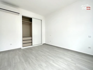 Moradia T4 para Venda em Atalaia e Alto Estanqueiro-Jardia
