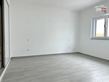 Moradia T4 para Venda em Atalaia e Alto Estanqueiro-Jardia