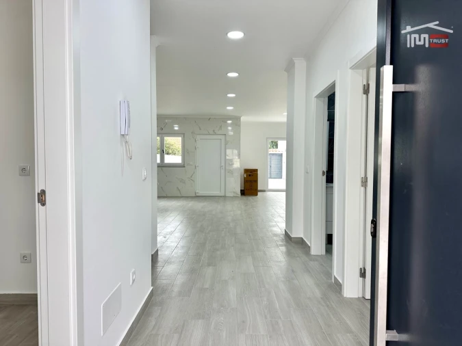 Moradia T4 para Venda em Atalaia e Alto Estanqueiro-Jardia Foto 11