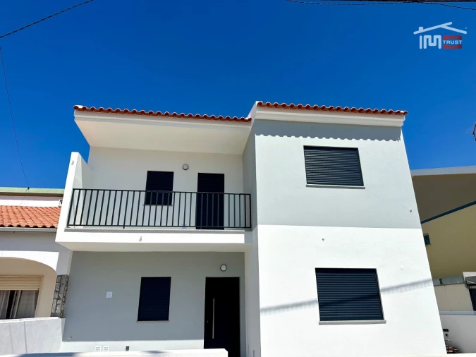 Moradia T4 para Venda em Atalaia e Alto Estanqueiro-Jardia Foto 2