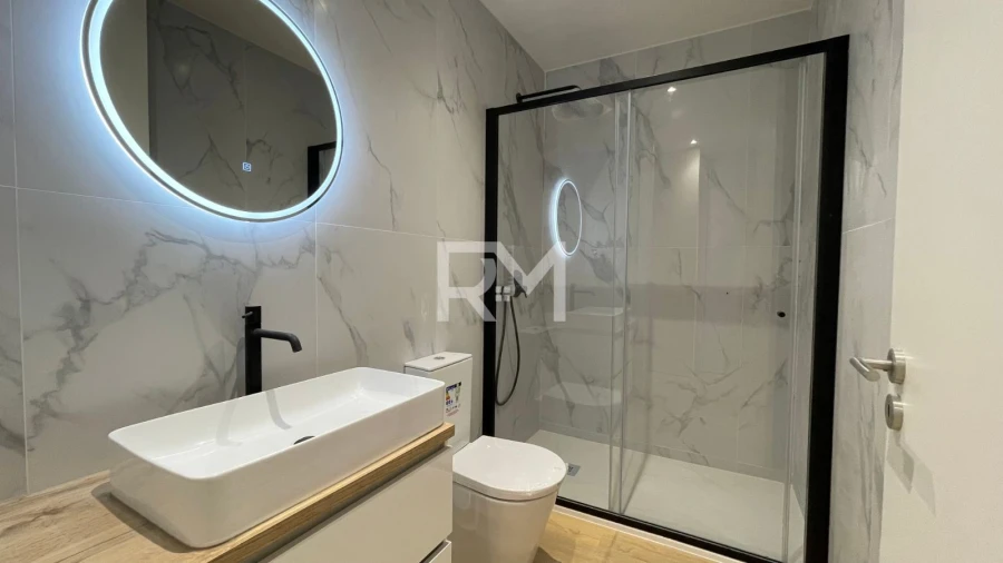 Apartamento T2 para Venda em Campanhã Foto 11